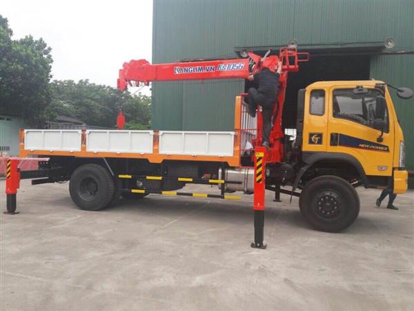 Xe tải Dongfeng 8.7 tấn 2 cầu gắn cẩu KangLim 5 tấn 6 đốt KS1056