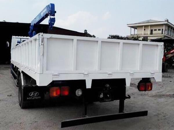 Xe tải Hino FG8JPSL gắn cẩu tự hành Tadano 5 tấn
