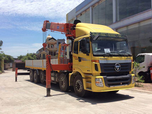 Xe tải Thaco Auman 5 chân gắn cẩu KangLim 15 tấn KS5206 1