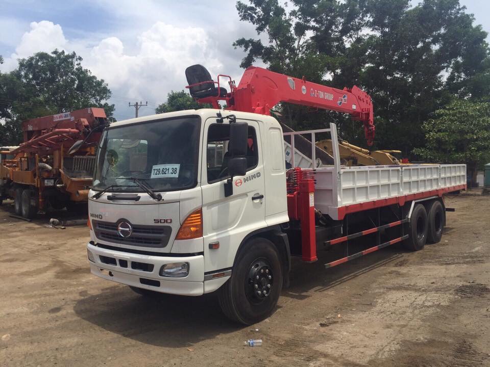 Xe tải Hino FL8JTSL gắn cẩu tự hành ATOM 7 tấn ATOM736 (7 tấn 6 đốt)